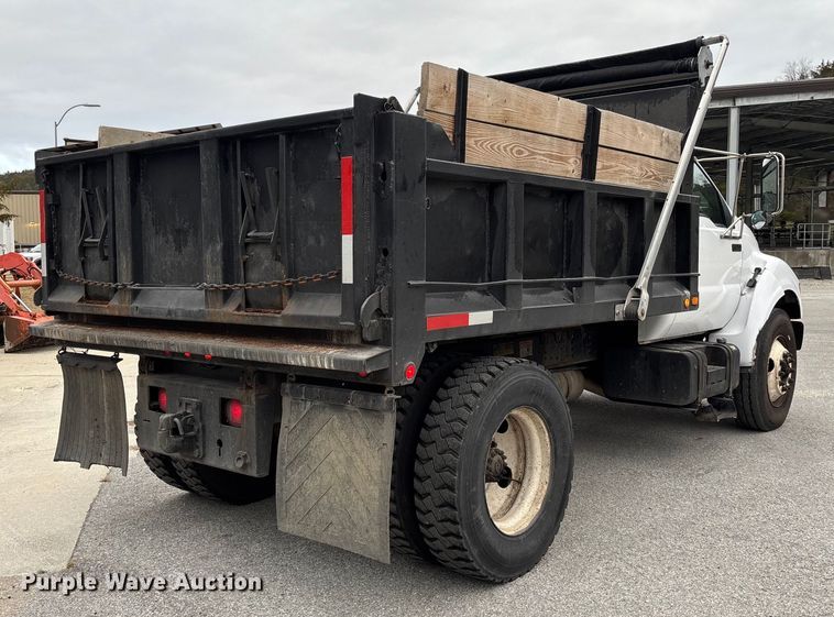 image for item EV3489 2002 Ford F650 dump truck