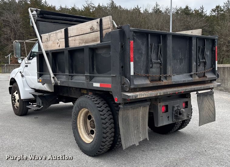 image for item EV3489 2002 Ford F650 dump truck