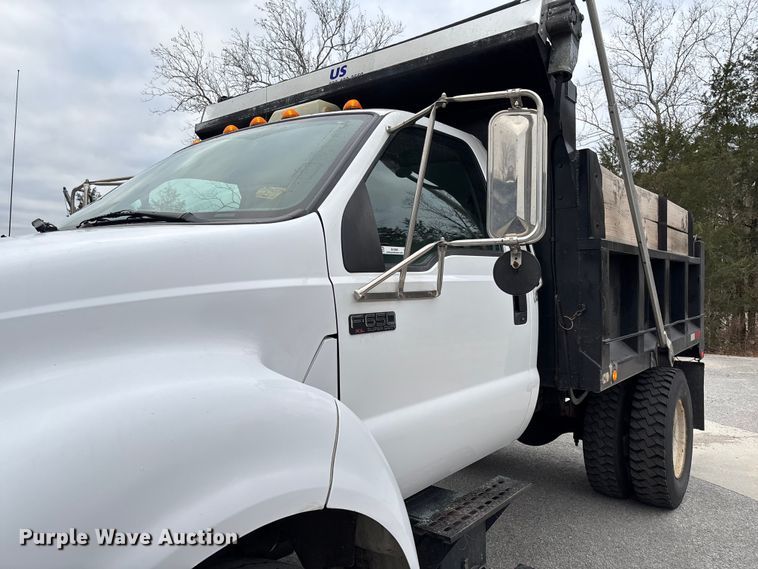 image for item EV3489 2002 Ford F650 dump truck