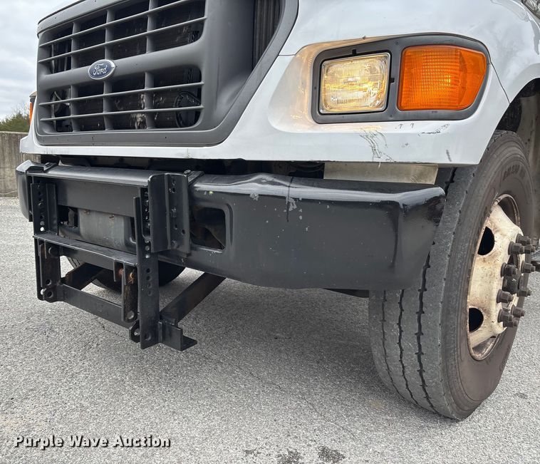 image for item EV3489 2002 Ford F650 dump truck