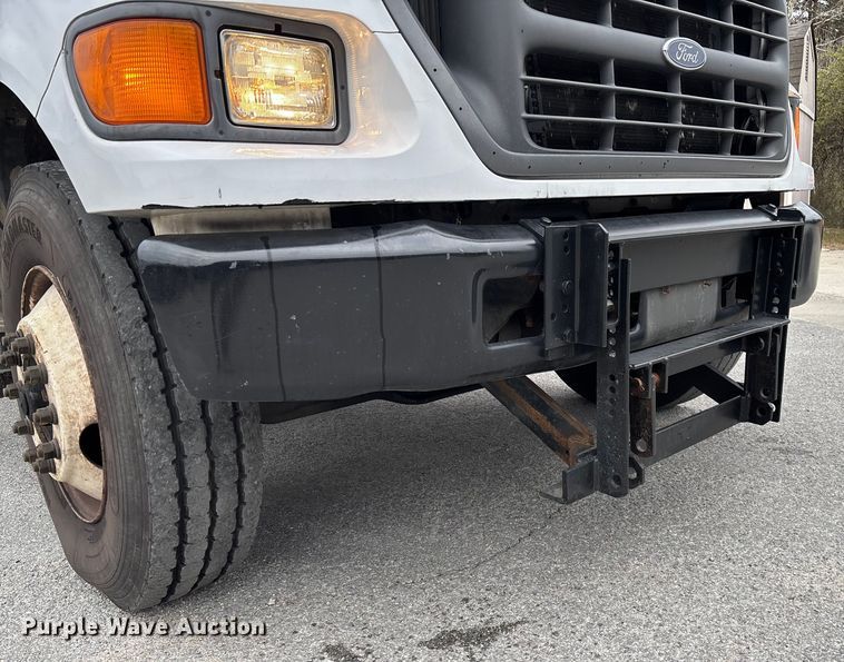 image for item EV3489 2002 Ford F650 dump truck