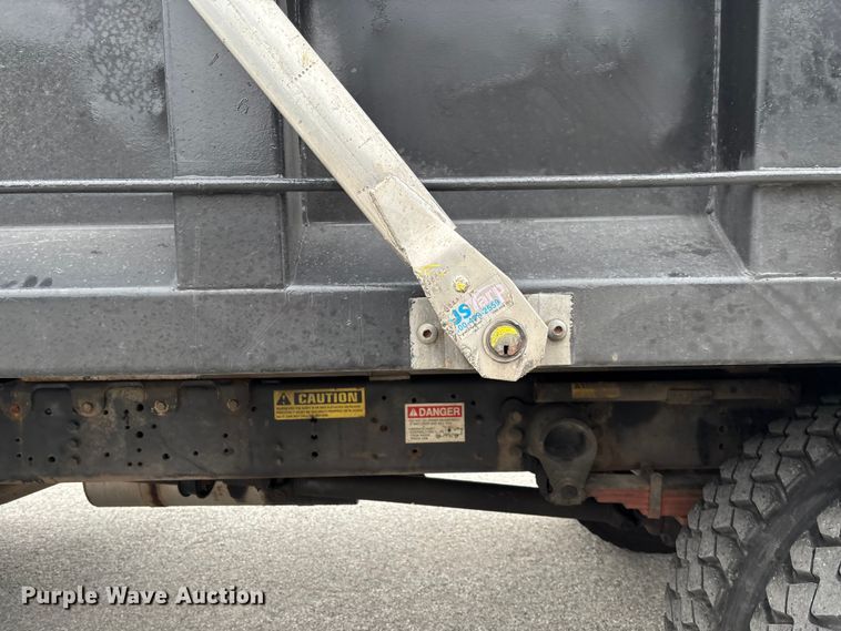 image for item EV3489 2002 Ford F650 dump truck