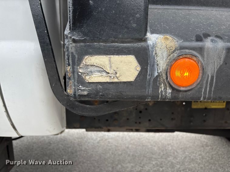 image for item EV3489 2002 Ford F650 dump truck