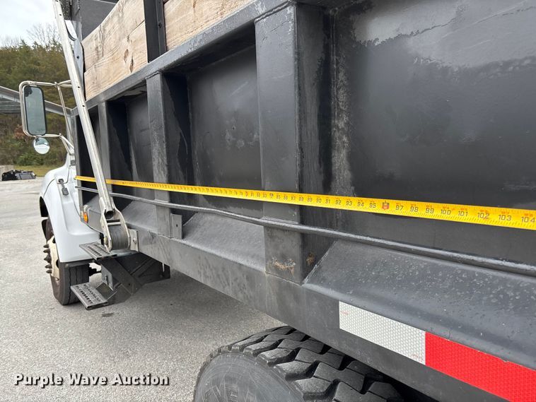 image for item EV3489 2002 Ford F650 dump truck