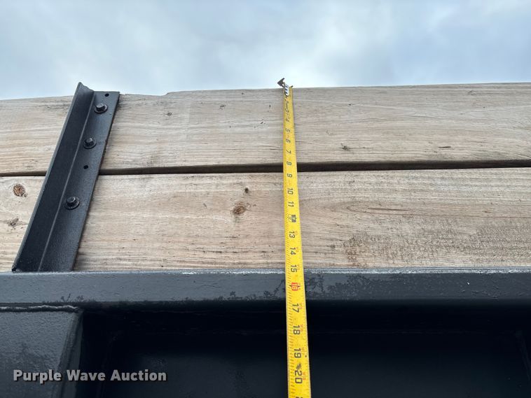 image for item EV3489 2002 Ford F650 dump truck