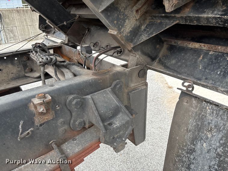 image for item EV3489 2002 Ford F650 dump truck