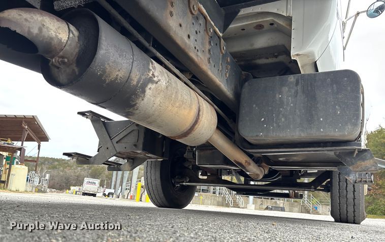 image for item EV3489 2002 Ford F650 dump truck