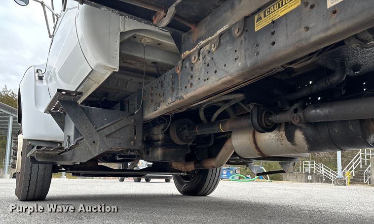 image for item EV3489 2002 Ford F650 dump truck