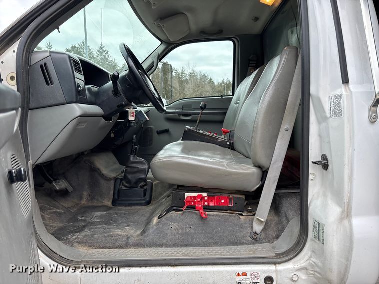 image for item EV3489 2002 Ford F650 dump truck