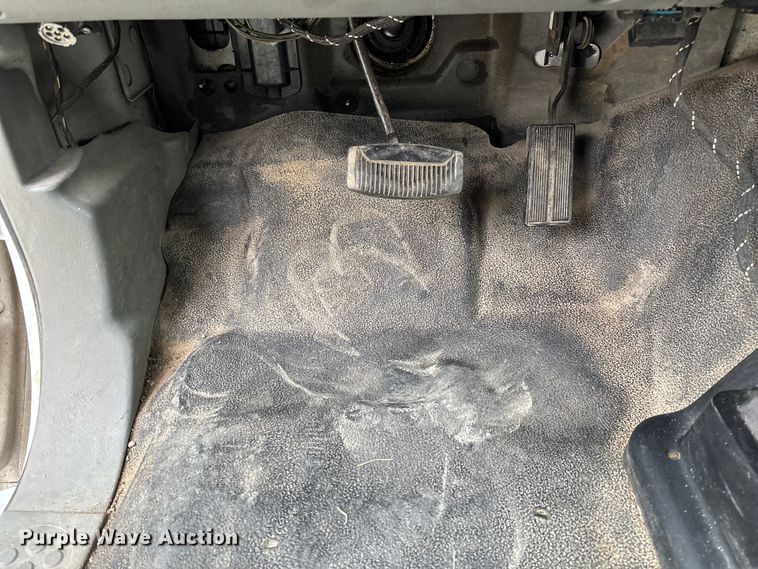 image for item EV3489 2002 Ford F650 dump truck