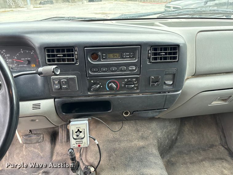 image for item EV3489 2002 Ford F650 dump truck