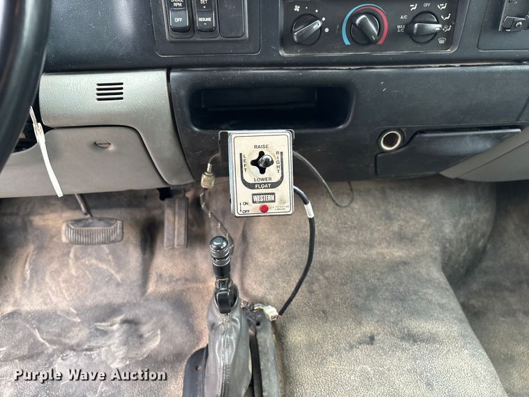 image for item EV3489 2002 Ford F650 dump truck