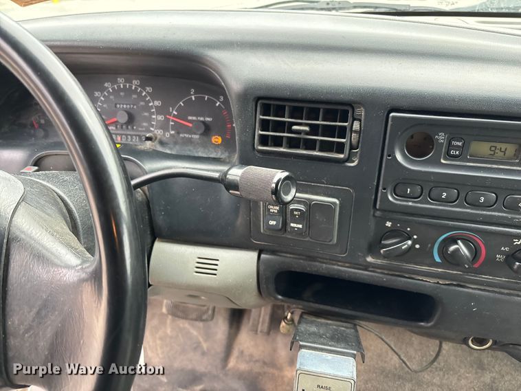 image for item EV3489 2002 Ford F650 dump truck