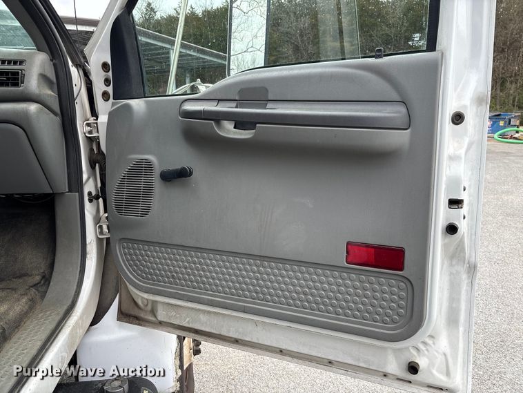 image for item EV3489 2002 Ford F650 dump truck