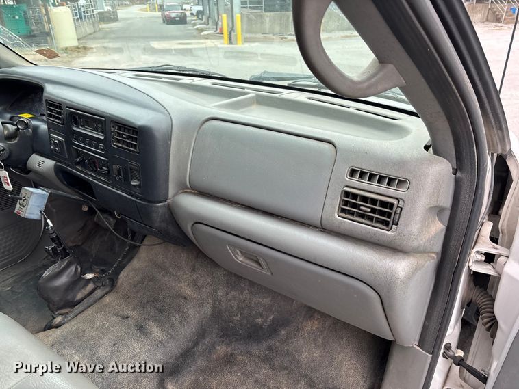 image for item EV3489 2002 Ford F650 dump truck