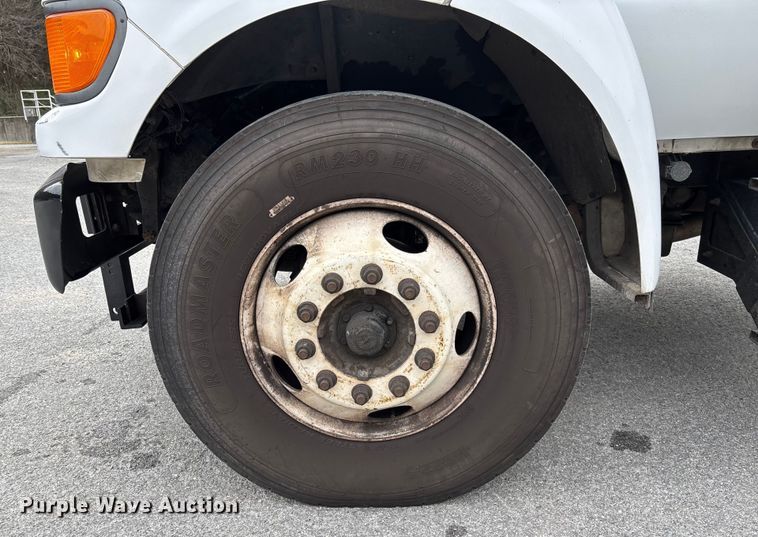 image for item EV3489 2002 Ford F650 dump truck