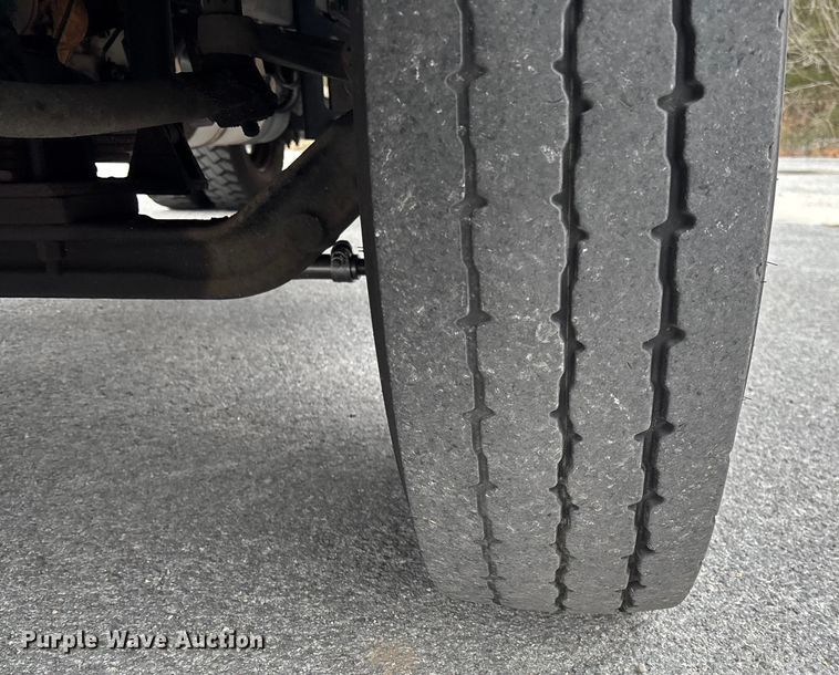 image for item EV3489 2002 Ford F650 dump truck