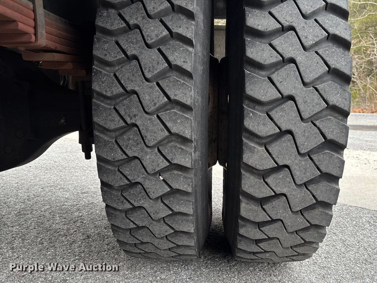 image for item EV3489 2002 Ford F650 dump truck