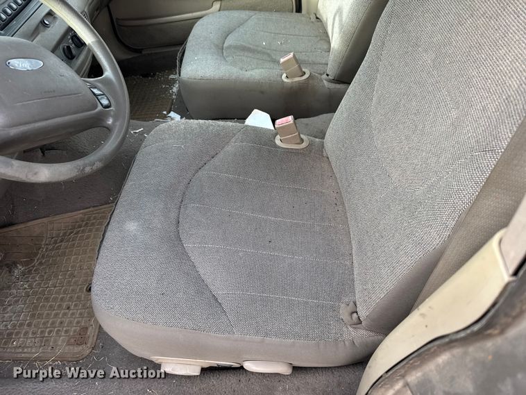 image for item FB0509 2002 Ford Crown Victoria Police Interceptor 