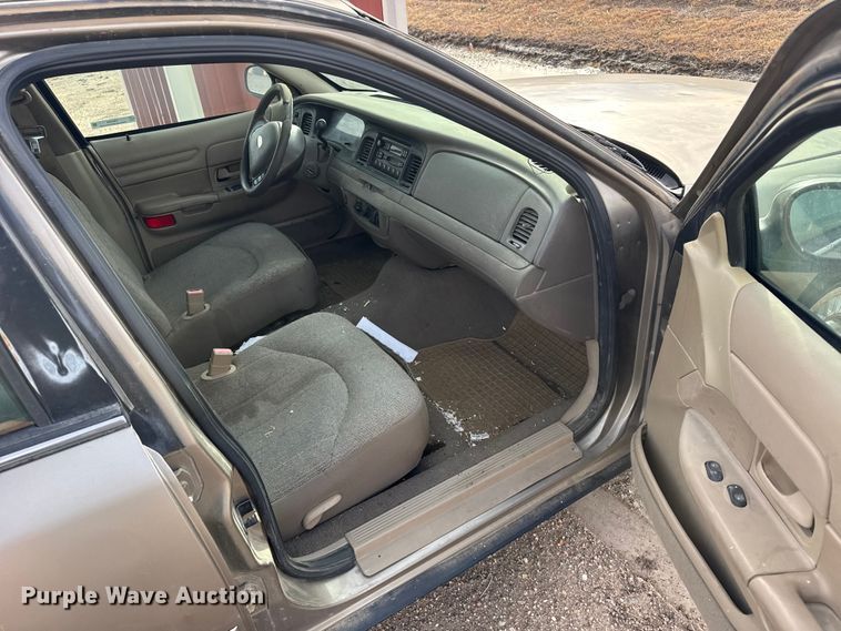 image for item FB0509 2002 Ford Crown Victoria Police Interceptor 