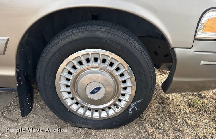 image for item FB0509 2002 Ford Crown Victoria Police Interceptor 