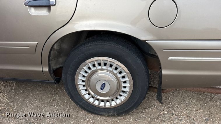 image for item FB0509 2002 Ford Crown Victoria Police Interceptor 