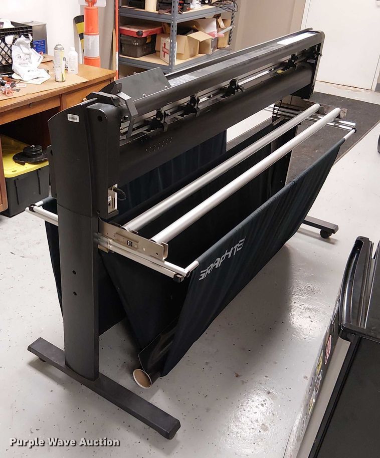 image for item FB4520 Graphtec FC8600-130 cutting plotter