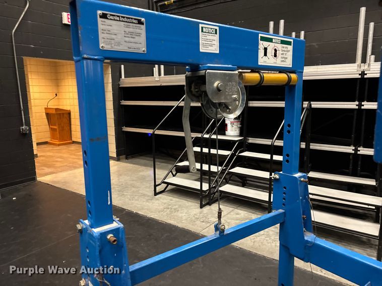 image for item FG1651 1998 Genie AWP-24 vertical lift