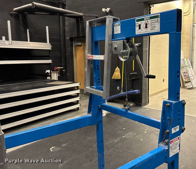 image for item FG1651 1998 Genie AWP-24 vertical lift