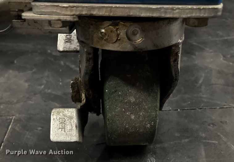 image for item FG1651 1998 Genie AWP-24 vertical lift