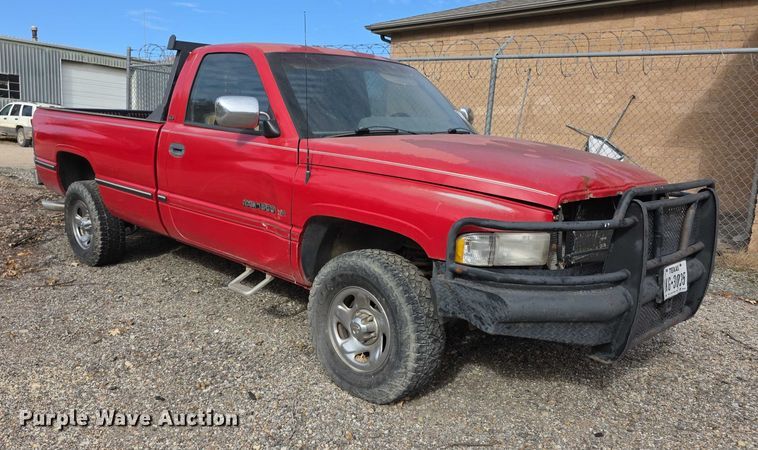 image for item FI0636 1996 Dodge Ram 1500 pickup truck