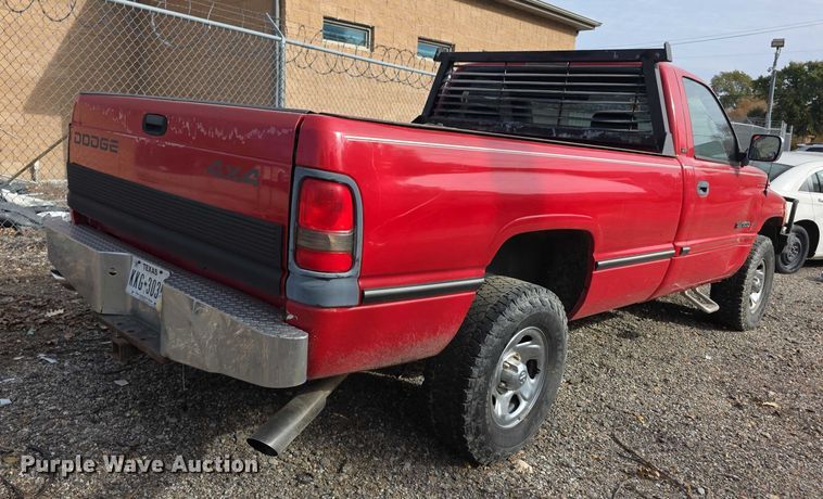 image for item FI0636 1996 Dodge Ram 1500 pickup truck