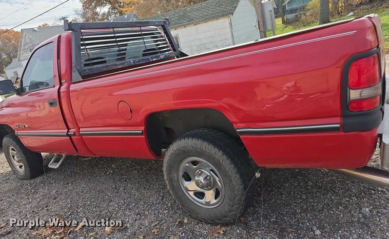 image for item FI0636 1996 Dodge Ram 1500 pickup truck