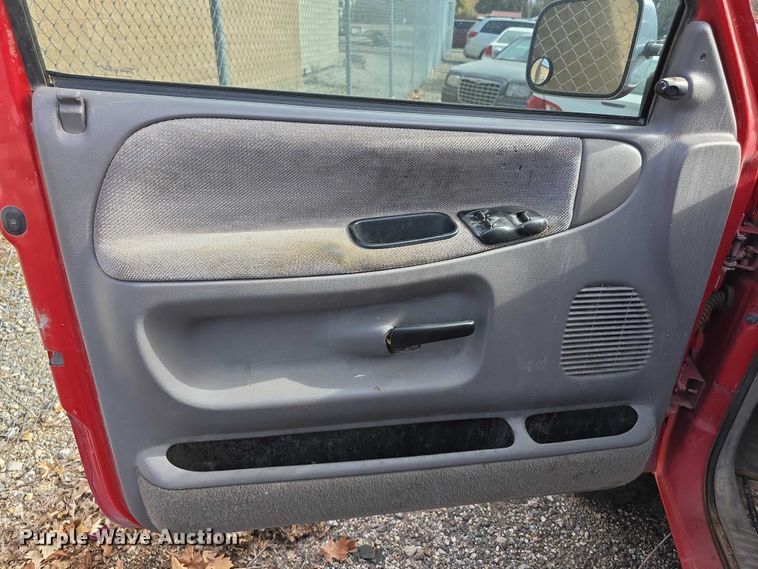 image for item FI0636 1996 Dodge Ram 1500 pickup truck