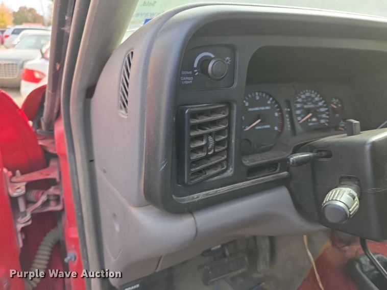 image for item FI0636 1996 Dodge Ram 1500 pickup truck