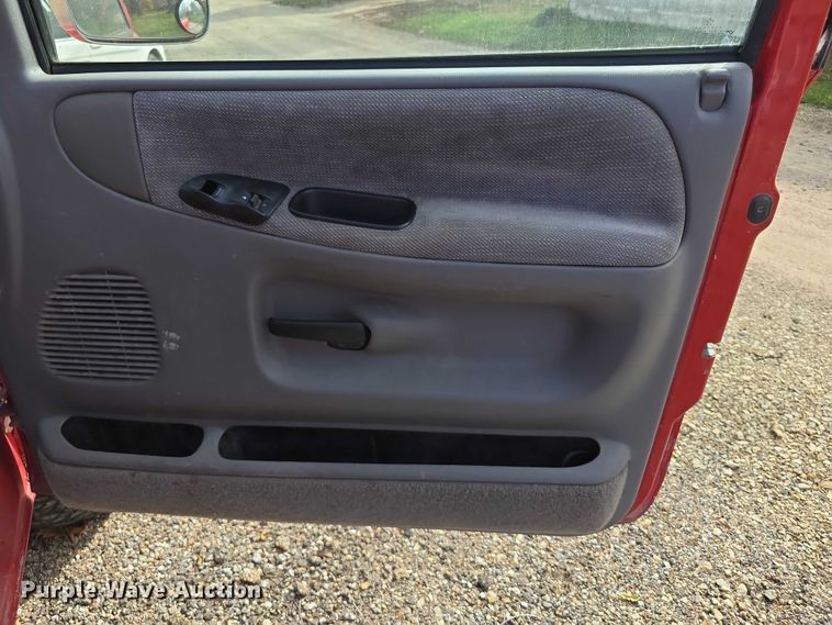 image for item FI0636 1996 Dodge Ram 1500 pickup truck