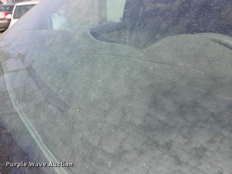 image for item FI0639 2004 Toyota Sienna LE van