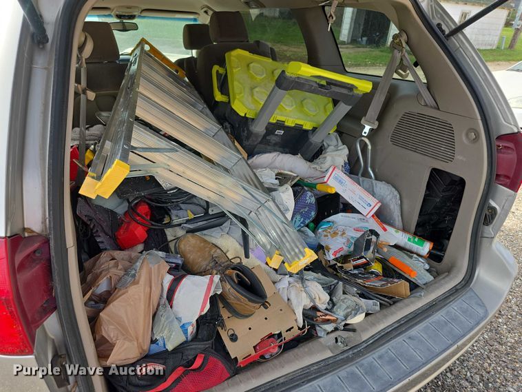 image for item FI0639 2004 Toyota Sienna LE van