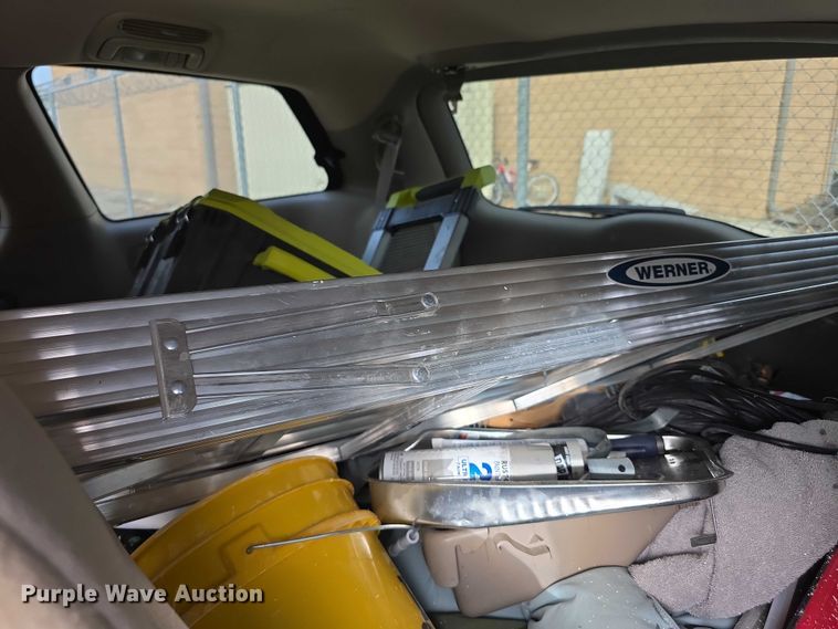 image for item FI0639 2004 Toyota Sienna LE van