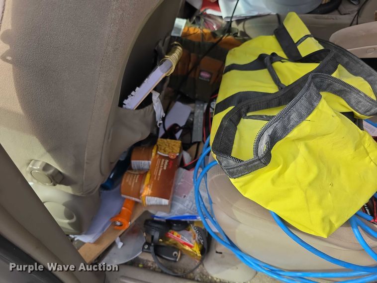 image for item FI0639 2004 Toyota Sienna LE van