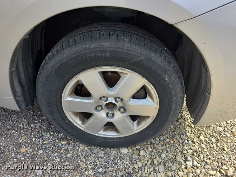 image for item FI0639 2004 Toyota Sienna LE van