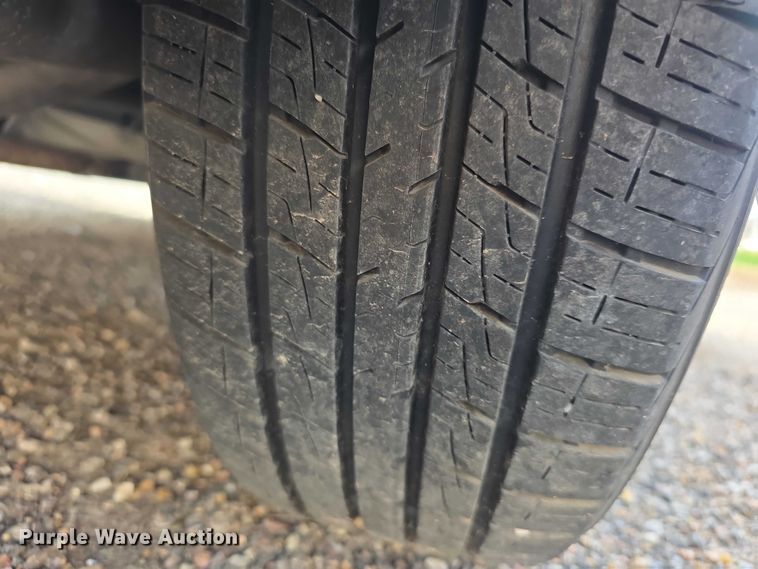 image for item FI0639 2004 Toyota Sienna LE van