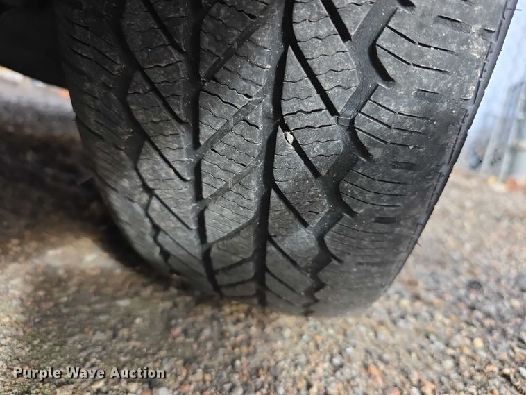 image for item FI0639 2004 Toyota Sienna LE van