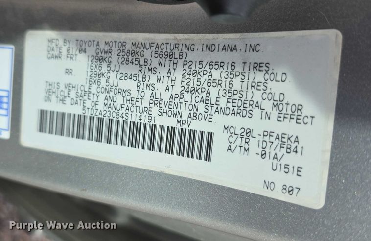 image for item FI0639 2004 Toyota Sienna LE van