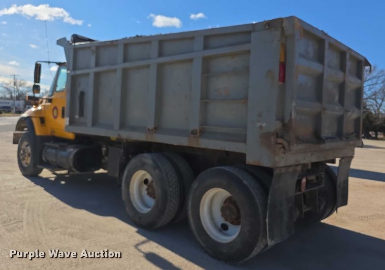 image for item FI0712 2006 IH 7600 dump truck