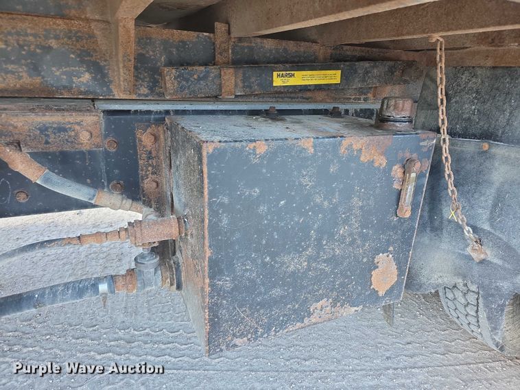 image for item FI0712 2006 IH 7600 dump truck