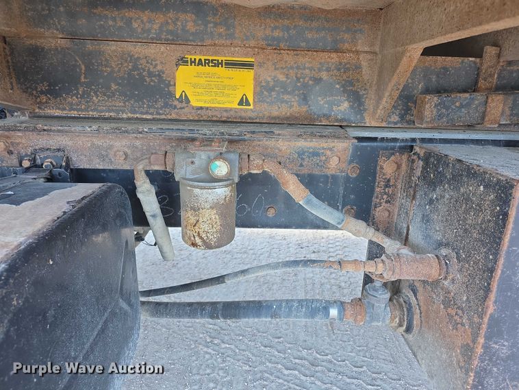 image for item FI0712 2006 IH 7600 dump truck