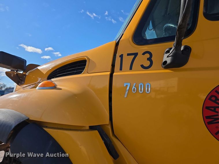 image for item FI0712 2006 IH 7600 dump truck