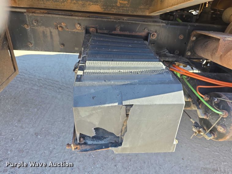 image for item FI0712 2006 IH 7600 dump truck