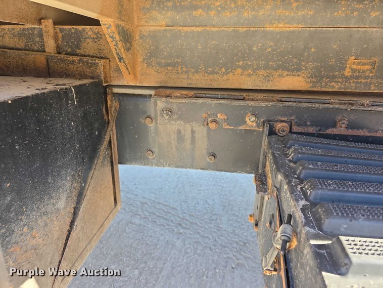 image for item FI0712 2006 IH 7600 dump truck